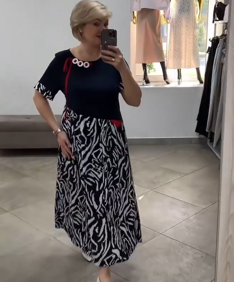 Елегантна уникална пачуърк рокля на жените