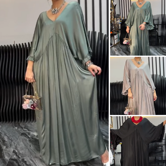 Дълга рокля с V-образно деколте и волани на ръкавите